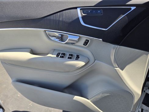 Used 2020 Volvo XC90 T6 Momentum AWD/4WD image 26