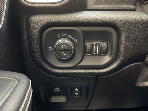 Used 2019 RAM 1500 Laramie image 29