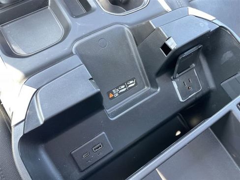 Used 2024 Chevrolet Silverado 1500 LTZ w/ LTZ Premium Package image 41