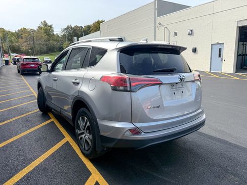 Used 2017 Toyota RAV4 LE image 4