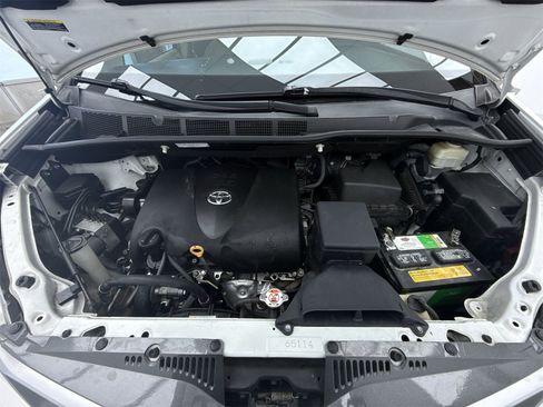 Used 2018 Toyota Sienna XLE w/ XLE Navigation Package image 38
