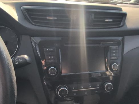 Used 2022 Nissan Rogue Sport S image 10