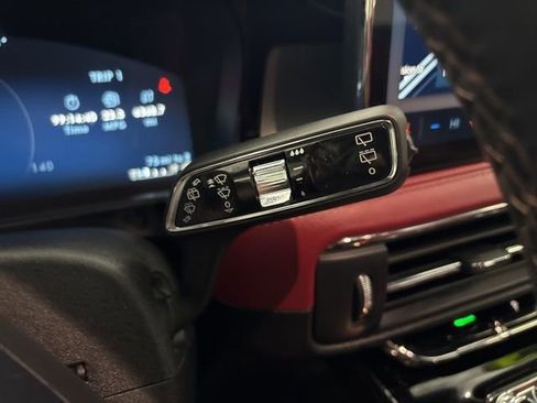 Used 2023 Lincoln Corsair Reserve w/ Rear Removable Package Tray image 36