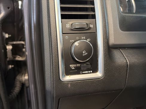 Used 2017 RAM 3500 Big Horn AWD/4WD image 17