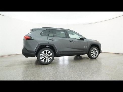 Used 2025 Toyota RAV4 XLE Premium image 18