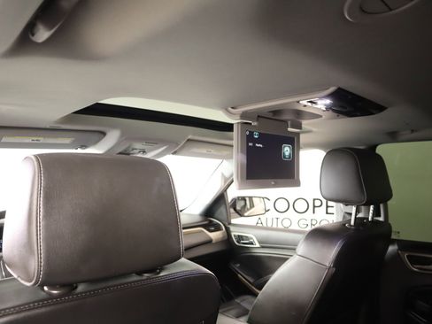 Used 2020 GMC Yukon Denali w/ Open Road Package image 17