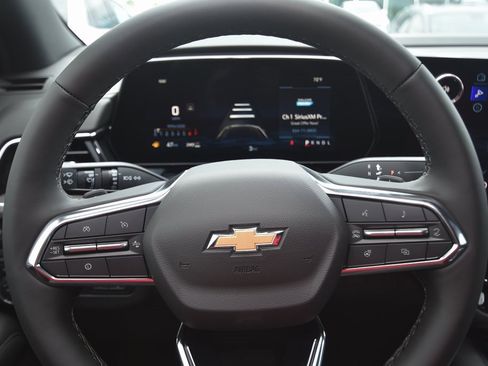 New 2025 Chevrolet Suburban Premier image 16