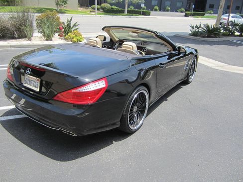 Used 2013 Mercedes-Benz SL 550 image 21