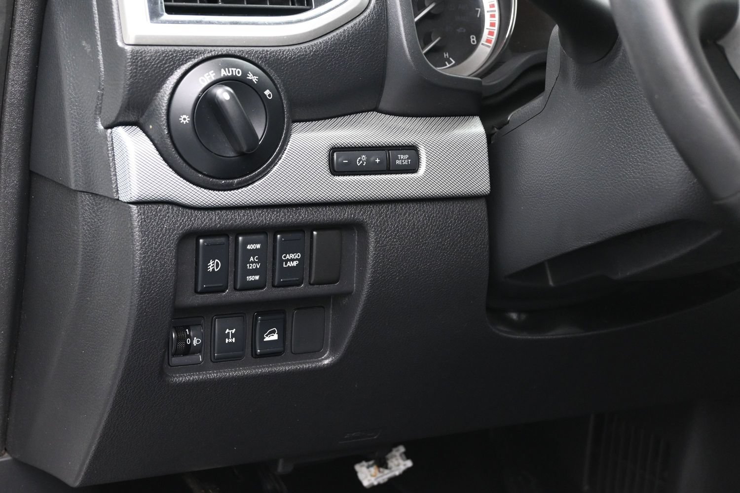 Used 2018 Nissan Titan PRO-4X w/ Pro-4x Utility Package AWD/4WD image 23