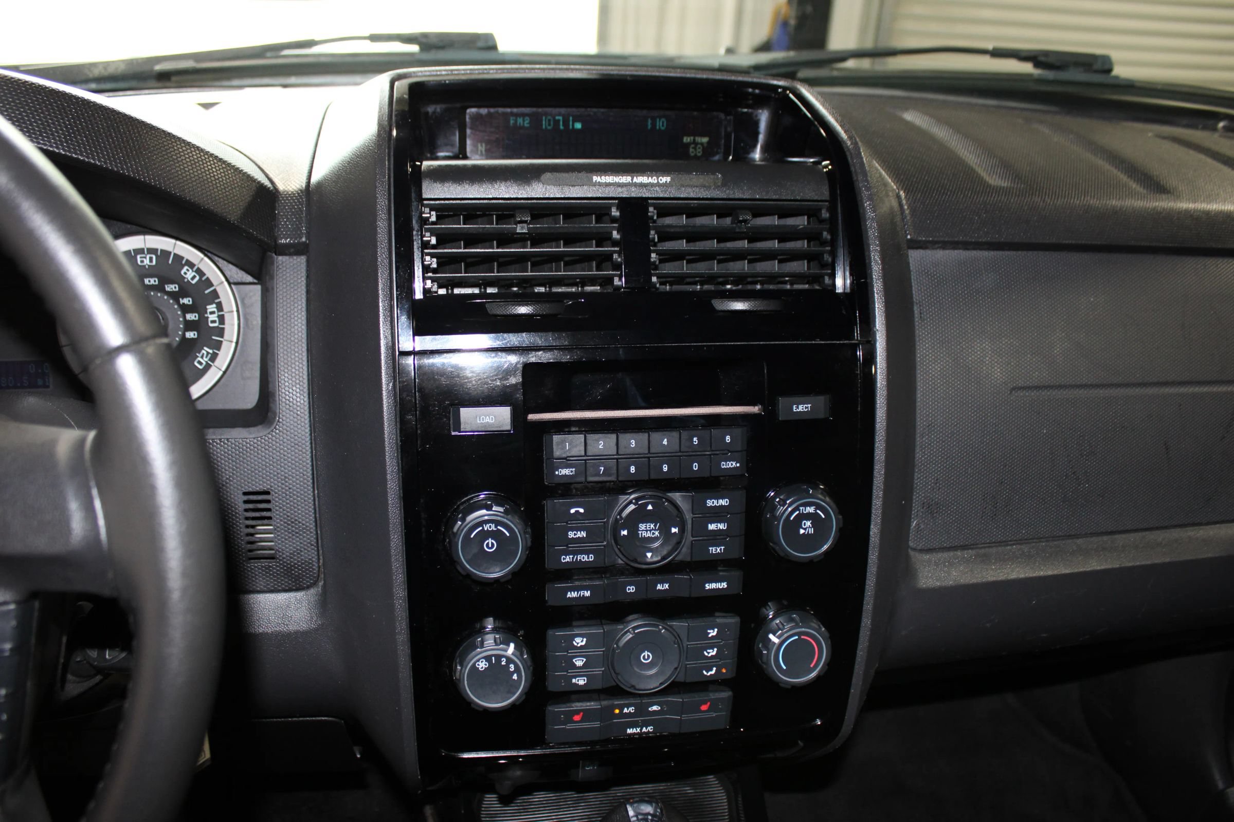 Used 2011 Ford Escape Limited FWD image 16