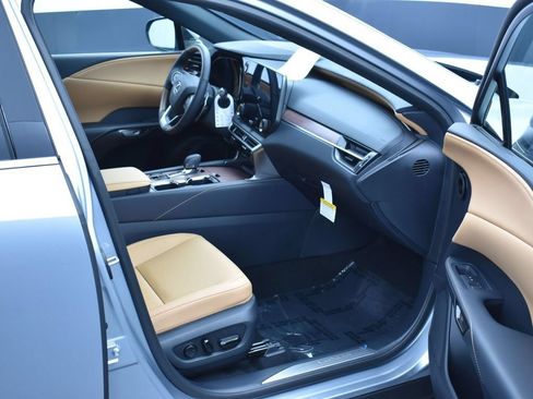 Certified 2025 Lexus RX 350 Premium w/ Accessory Package FWD image 10