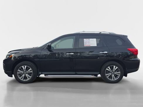 Used 2020 Nissan Pathfinder S image 2