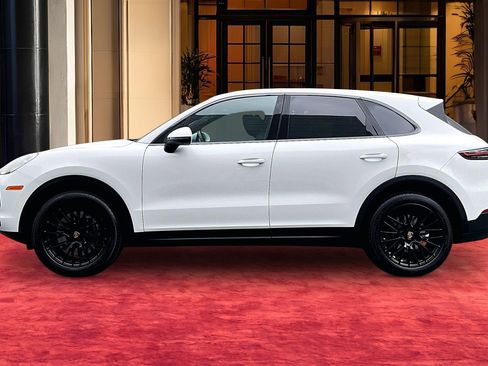 Used 2022 Porsche Cayenne Platinum Edition image 14