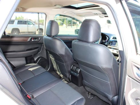 Used 2017 Subaru Outback 2.5i Limited AWD/4WD image 15