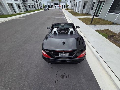 Used 2015 Mercedes-Benz SLK 250 image 15
