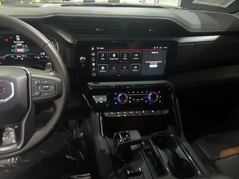 Used 2025 GMC Sierra 1500 AT4 w/ AT4 Premium Package AWD/4WD image 23