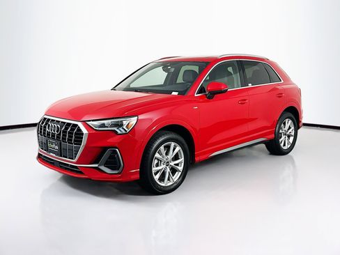 Used 2024 Audi Q3 2.0T Premium AWD/4WD image 3