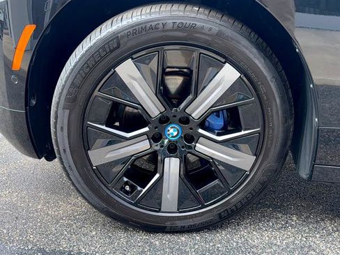 Used 2024 BMW iX xDrive50 w/ Premium Package AWD/4WD image 29