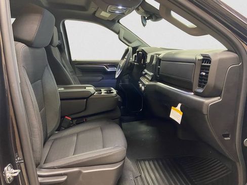 New 2026 GMC Sierra 1500 SLE image 16