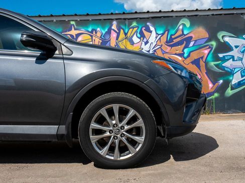 Used 2018 Toyota RAV4 Limited w/ Advanced Technology Package FWD image 19