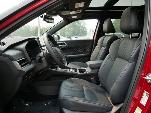 Used 2025 Mitsubishi Outlander SEL Black Edition AWD/4WD image 15