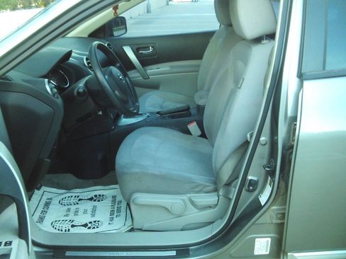 Used 2015 Nissan Rogue S FWD image 12