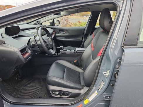 Certified 2025 Toyota Prius XSE Premium image 15