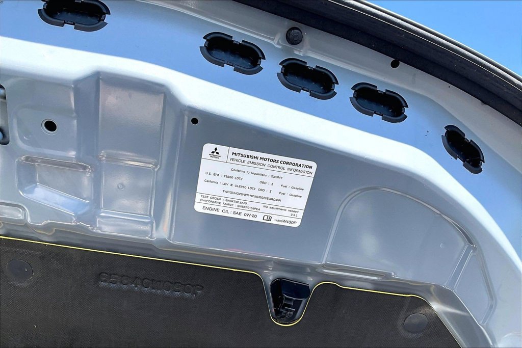 Used 2025 Mitsubishi Outlander SEL FWD image 32