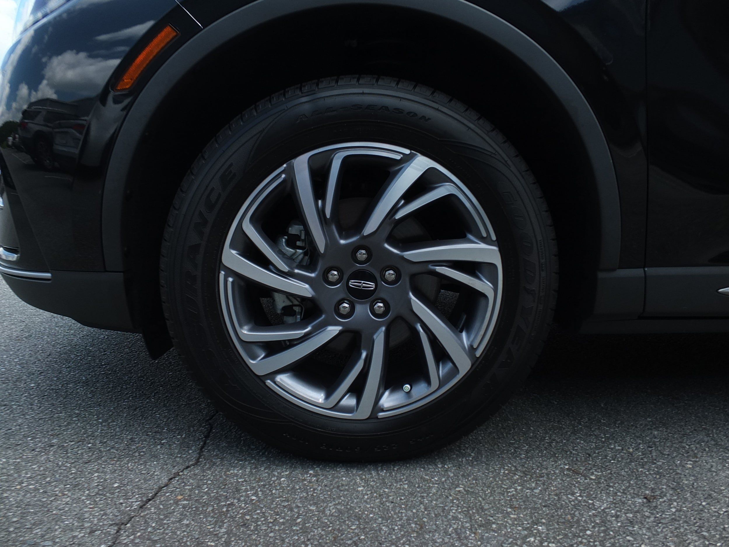 Used 2023 Lincoln Corsair FWD image 9