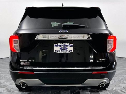 Used 2023 Ford Explorer Limited AWD/4WD image 4