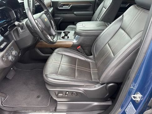Used 2024 Chevrolet Silverado 2500 High Country w/ High Country Premium Package AWD/4WD image 10