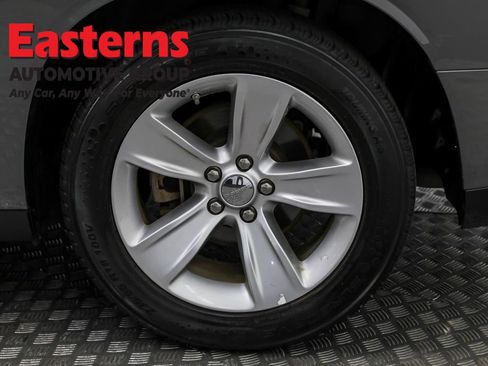 Used 2023 Dodge Challenger SXT image 31