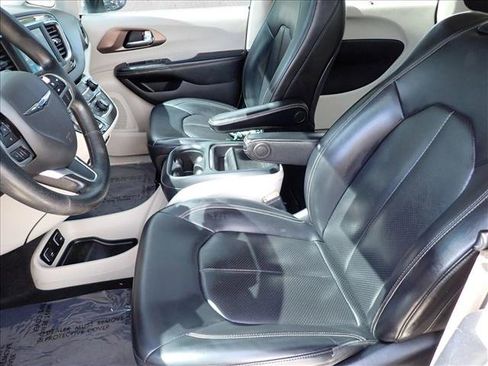 Used 2021 Chrysler Voyager Lxi FWD image 13