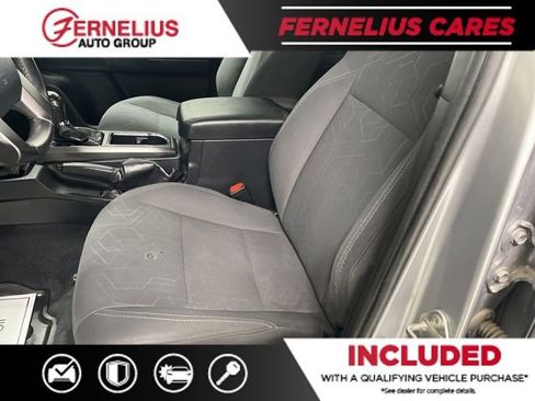 Used 2017 Toyota Tacoma TRD Sport image 35