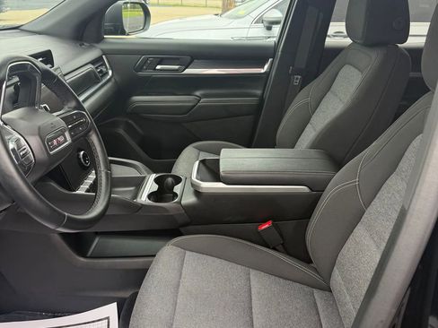 Used 2025 GMC Terrain Elevation w/ Black Edition AWD/4WD image 34