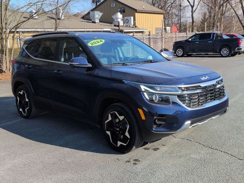 Certified 2024 Kia Seltos EX image 3
