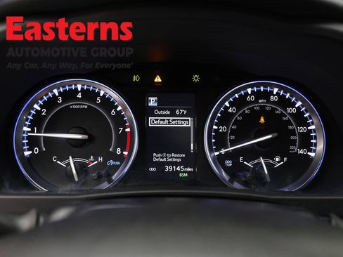 Used 2019 Toyota Highlander XLE AWD/4WD image 18