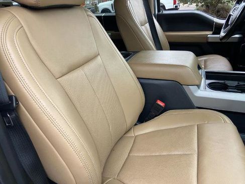 Used 2022 Ford F250 Lariat w/ Chrome Package image 22