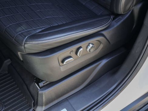 Used 2022 Cadillac Escalade ESV Sport Platinum w/ LPO, Floor Liner Package AWD/4WD image 8
