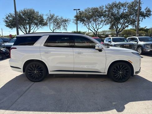Used 2024 Hyundai Palisade Calligraphy image 6