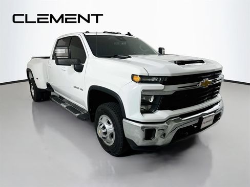 Used 2024 Chevrolet Silverado 3500 LT AWD/4WD image 5