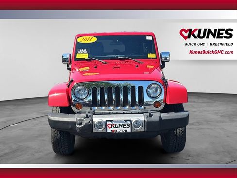 Used 2011 Jeep Wrangler Unlimited Sahara w/ Dual Top Group AWD/4WD image 3