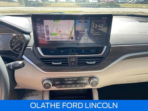 Used 2024 Nissan Altima 2.5 SL image 13