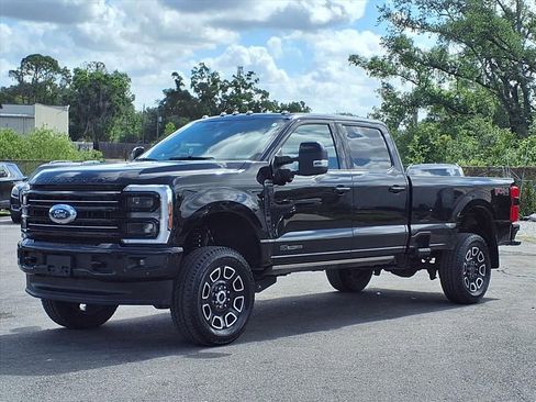 Used 2025 Ford F250 Platinum AWD/4WD image 3
