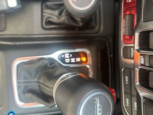 Used 2024 Jeep Gladiator Mojave w/ Technology Group AWD/4WD image 23