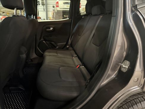 Used 2021 Jeep Renegade Sport image 46