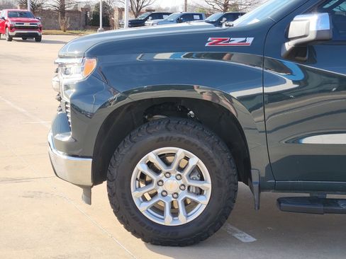 Used 2025 Chevrolet Silverado 1500 LT w/ Z71 Off-Road Package image 11