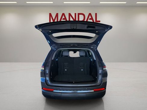 Used 2022 Jeep Grand Cherokee L Limited w/ Luxury Tech Group II image 23