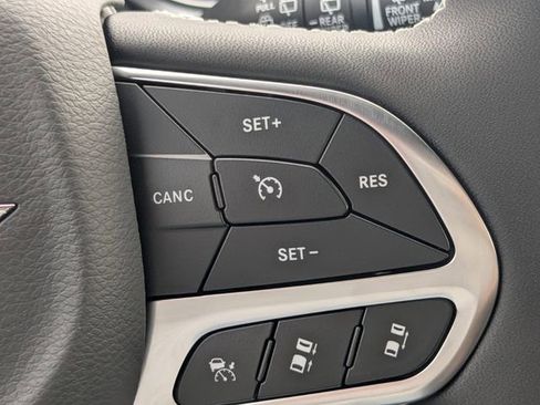 New 2026 Chrysler Pacifica Select image 29