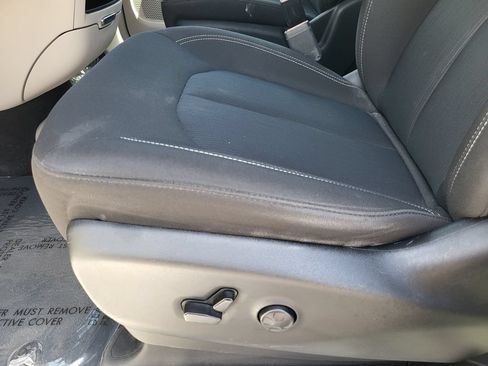 Used 2023 Chrysler Voyager LX FWD image 19